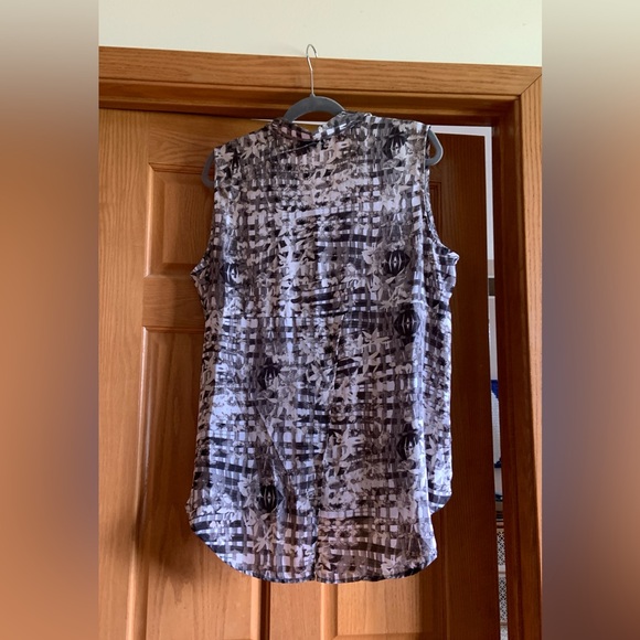 Sheer Sleeveless Tunic - Picture 2 of 8